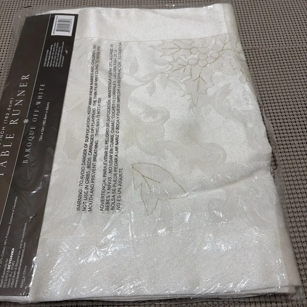 Table Runner Off-White Baroque Poinsettia Christmas Bed Bath Beyond 72x13 NEW
